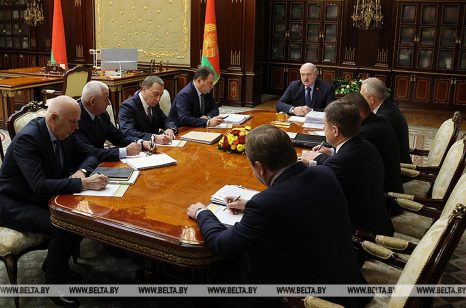 Международная повестка и функционирование экономики. Александр Лукашенко собрал совещание во Дворце Независимости