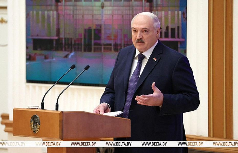 Александр Лукашенко потребовал выстроить надежную защиту от любых внешних факторов. Рассказываем, что имел в виду Президент.
