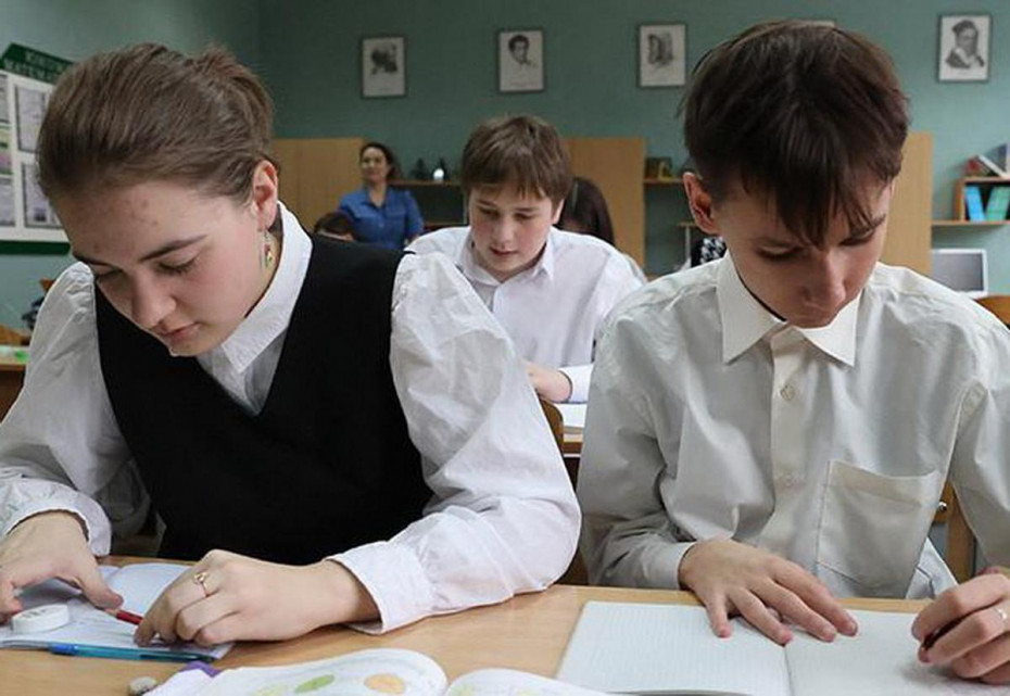 Около 6000 тысяч учащихся Гродненской области зарегистрировались для участия в первом ЦЭ.