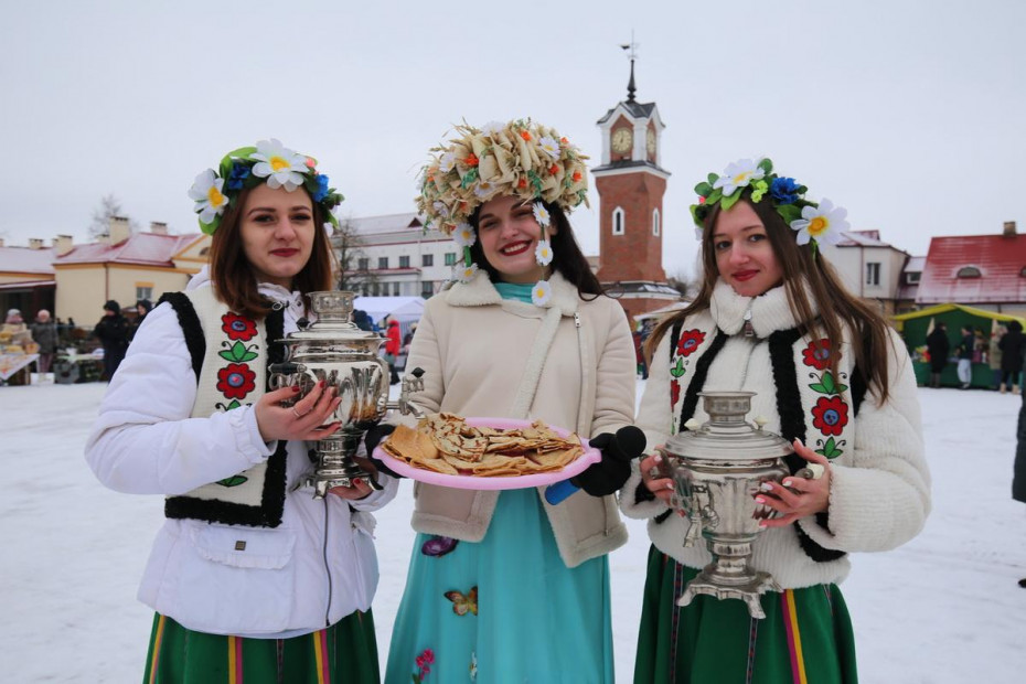У Шчучыне гучна адзначылі беларускае народнае свята Масленіцу.