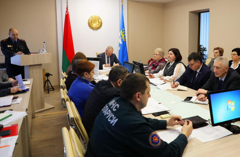 На заседании Щучинского райисполкома обсуждены вопросы профилактики правонарушений.