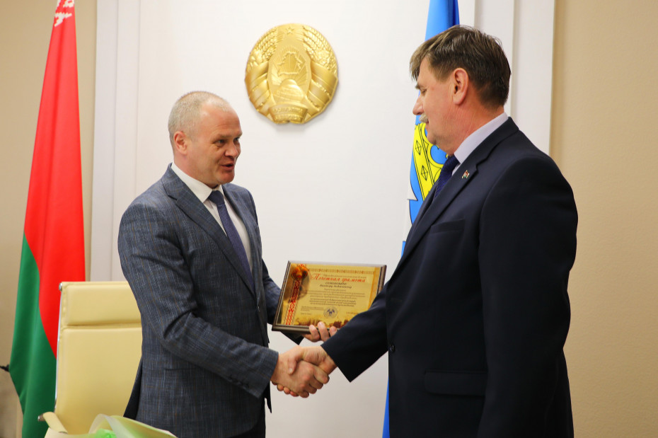 Директор сельскохозяйственного производственного управления «Протасовщина» Виктор Семенович назначен на новую должность.