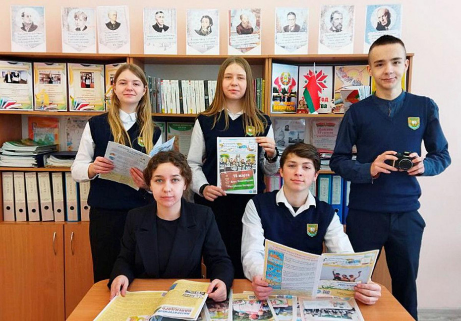 «Школьному калейдоскопу» – пять лет! Юные корреспонденты Желудокской СШ с интересом выпускают свою газету.